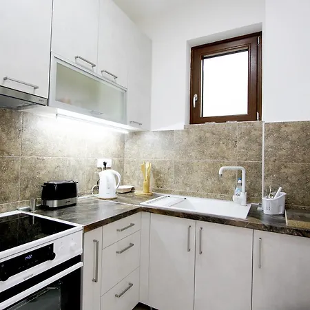 Apartman Iris *